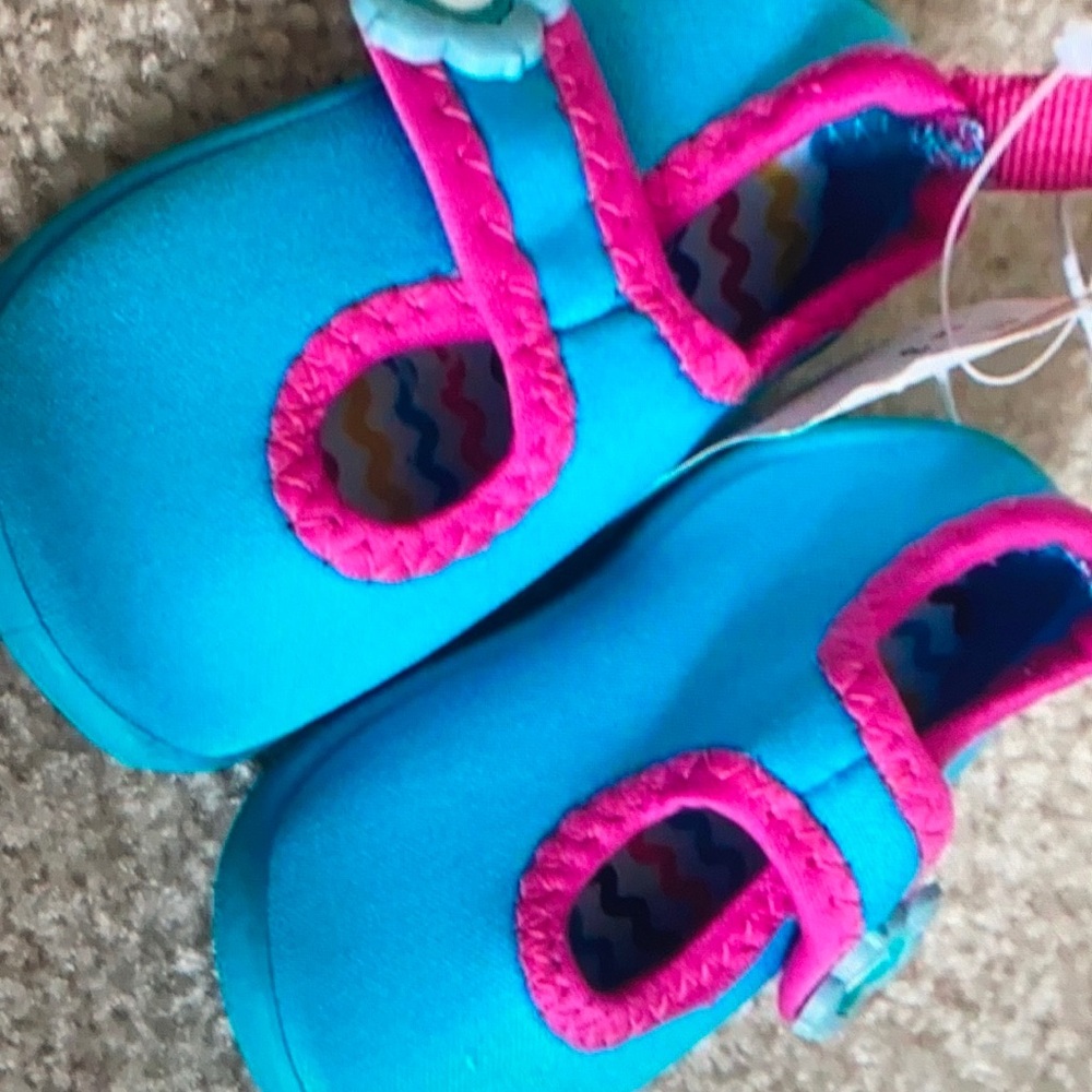 NWT Infant water shoes